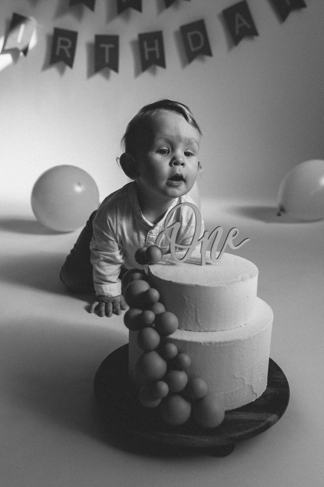 Sesja dziecięca w jasnym kadrze