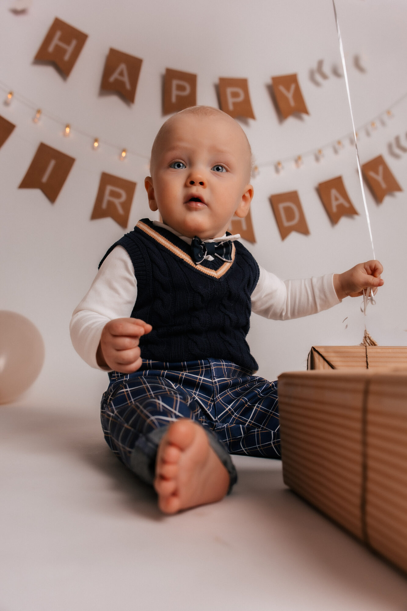 Sesja dziecięca w jasnym kadrze